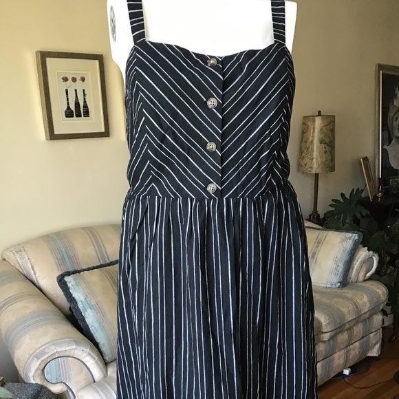 Reitmans Dresses & Skirts - New black and white striped dress 💥🎉Host Pick💥🎉